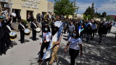 Una multitud acompañó los festejos de Ramos Mexía. Foto: José Mellado.