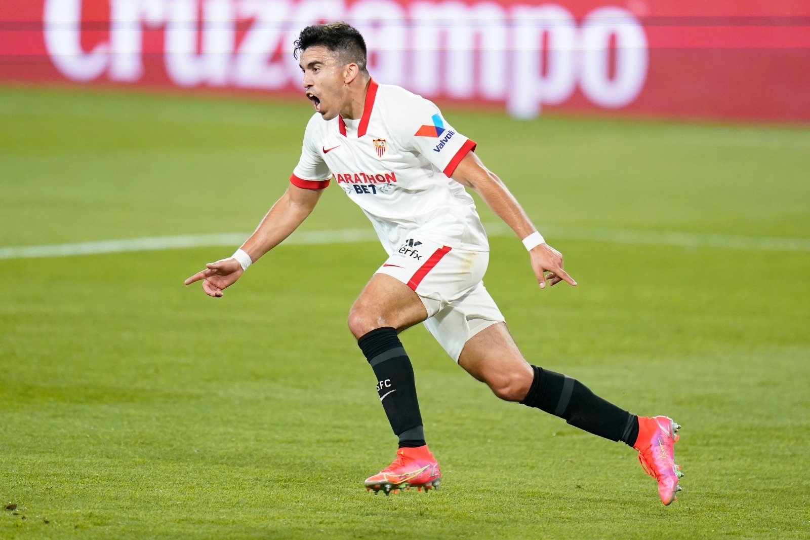 El zapalino Acuña será titular en el Sevilla, que juega ante el Lille.