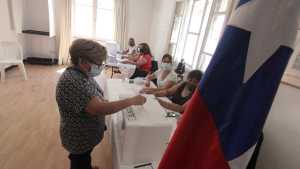 Chilenos de la región no votarán ahora para  convencionales, sí en el plebiscito de salida