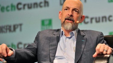 El novelista Neal Stephenson reclama que él fue el creador del término metaverso. 