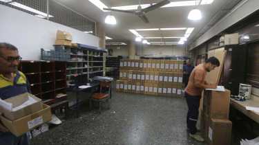 Las unras empezaron a repartirse el miércoles en la provincia. En Roca las recibieron el jueves. (Foto: Juan Thomes)