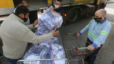 Se inició el reparto de urnas desde la Justicia Federal en Viedma, a los distintos puntos de la Provincia. Foto : Juan Thomes