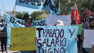 Marcharon en repudio a un posible «pacto» del Gobierno Nacional con el FMI en Roca