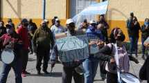 Imagen de Policías retirados entregaron petitorio a la gobernadora, en Roca