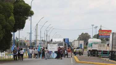 La protesta de los efectivos retirados comenzará a las 18, sobre Ruta 22 y San Juan. Foto Archivo