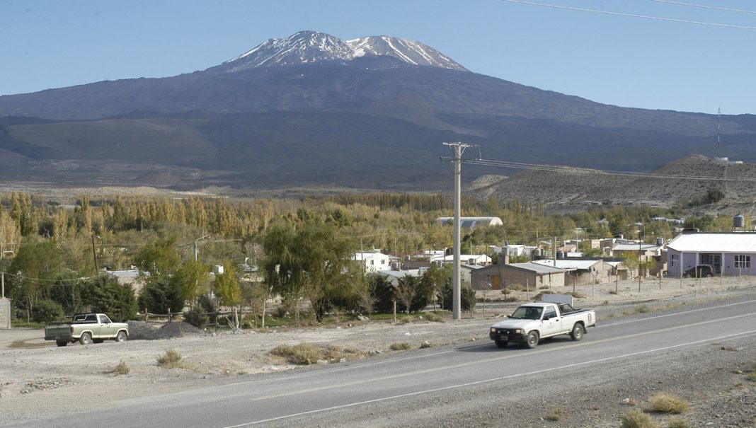 La localidad ubicada al pie del volcán Tromen cumple 90 años. (Neuquén Informa)