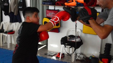 Ciro a sus nueve años tiene mucha habilidad con su mano derecha y entrena con Néstor Avendaño en el barrio Aeroclub. Foto Andrés Maripe. 