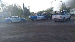 Denuncian represión en el corte de El Chañar: «lo único que queremos es trabajar»