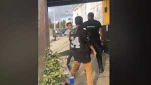 Video: Denunciaron brutal golpiza de un patovica a un joven en Zapala