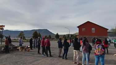 Afirmaron que en la mesa salarial de ayer el intendente de Caviahue no brindó respuestas a sus demandas. Foto: Gentileza