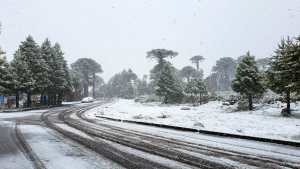 Lunes con lluvias, viento y nevadas en Neuquén