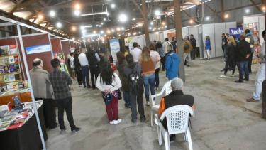 Durante cinco jornadas, los libros, la gastronomía y los espectáculos se reunirán en la feria de Zapala. Foto: Gentileza Municipalidad de Zapala.