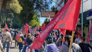 Continúa la protesta en Neuquén, pero terminó la asamblea y se levantó el paro en hospitales