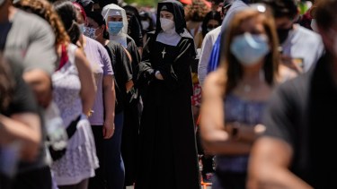 El sufragio es voluntario y también pueden votar los chilenos en el exterior.