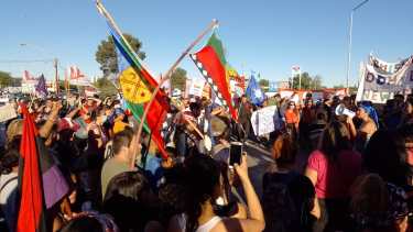 El bloqueo en la zona de los puentes fue en repudio de lo ocurrido en Cuesta del Ternero. Foto: Gentileza