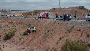 Derrapó con su moto en Ruta 7 y está en terapia intensiva