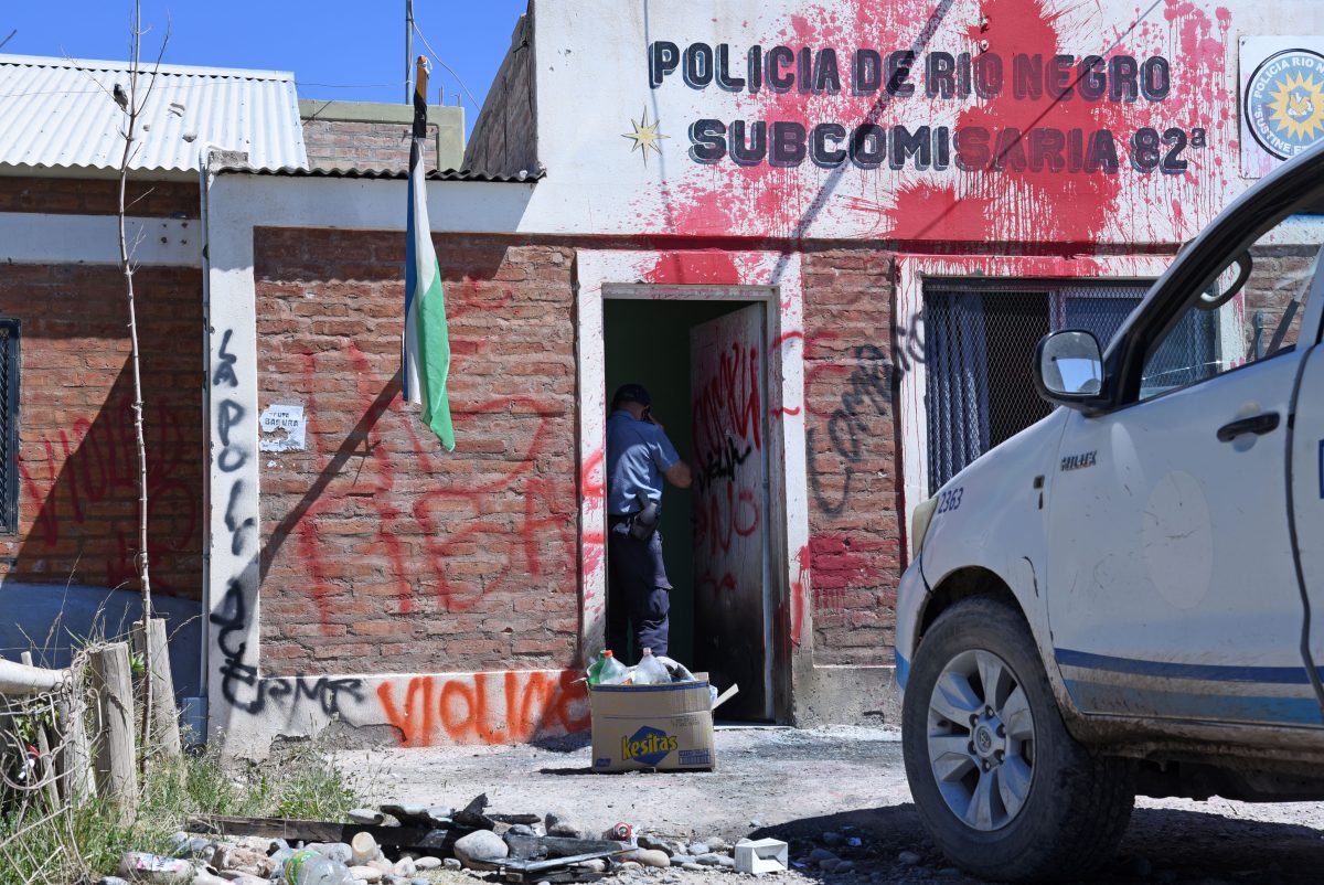 Después de los incidentes en la movilización, los vecinos de Las Perlas denuncian abandono. (Foto: Florencia Salto)
