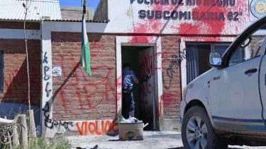 Después de los incidentes en la movilización, los vecinos de Las Perlas denuncian abandono. (Foto: Florencia Salto)