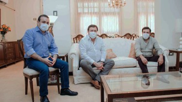 Weretilneck en Misiones con el ex gobernador Carlos Rovira y el actual mandatario Omar Ahuad. Foto: Gentileza