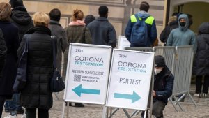 Merkel pide más restricciones en Alemania ante un nuevo avance del coronavirus