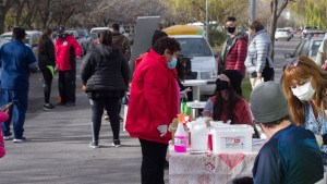 Campaña de vacunación y donación de sangre en la Costanera de Viedma