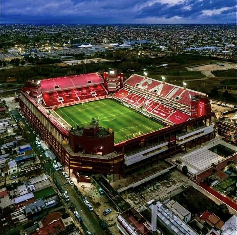 El estadio Libertadores de América ahora también llevará el nombre de Ricardo Enrique Bochini. 