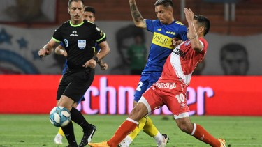 Boca derrotó a Argentinos en el Malvinas Argentinas de Mendoza. 