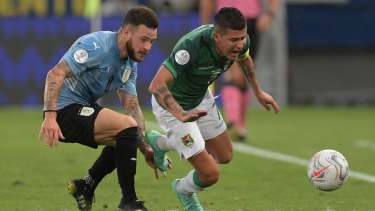 Bolivia le gana a Uruguay 2 a 0 en la altura de La Paz. 