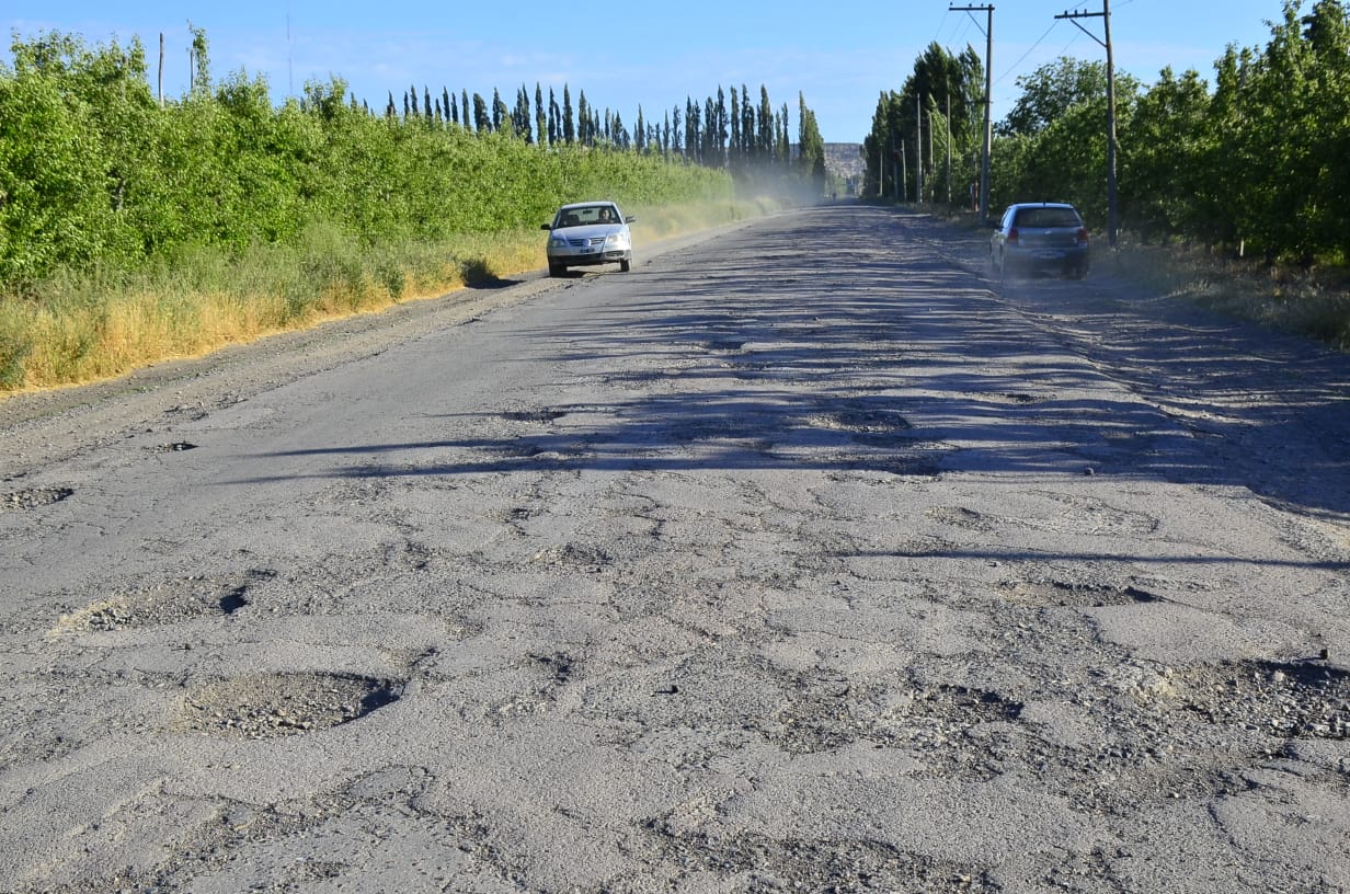 La calle Kilómetro de Nardini es la que presenta mayor nivel de deterioro. (Foto Néstor Salas)