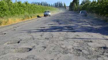 La calle Kilómetro de Nardini es la que presenta mayor nivel de deterioro. (Foto Néstor Salas)