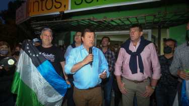 El senador festejó en Cipolletti (Juan Thomes) 