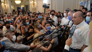 Periodista denunció que militantes la manosearon en la Casa de Gobierno de Tucumán