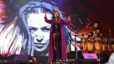 Roxana Carabajal dejó el canto santiagueño en el cierre del Tremn Tahuen. (Foto gentileza)