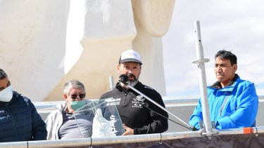 El piloto local, Alejandro Cancio fue recibido en caravana hasta El Cristo. (Foto: gentileza)