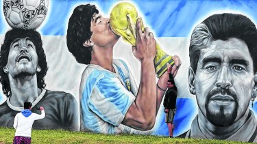 Uno de los tantos murales que hay en el mundo sobre él. Diego Armando Maradona y sus distintas caras.