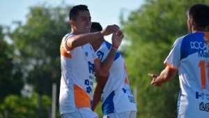 Deportivo Roca volvió a sumar de a tres en el Regional Amateur