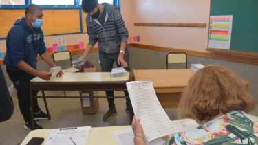 También cobrarán el plus las autoridades de mesa que se capacitaron. Foto: Yamil Regules.