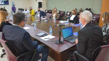 El ministro Guillermo Pons explicó el proyecto a los diputados. Foto: archivo Yamil Regules.