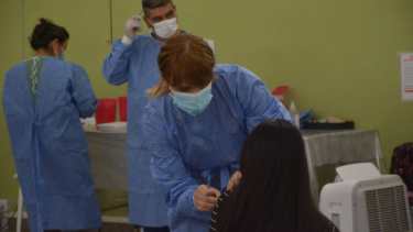 Neuquén sigue adelante con la vacunación en operativos a demanda. Foto: archivo Yamil Regules