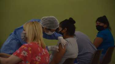 En Neuquén se aplican todas las vacunas en la mayoría de la provincia. (Foto: Yamil Regules)