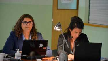 Las defensa pública (Gabriela Labat y Celia Delgado) se quejó de ser blanco de la fiscalía en su alegato y se posicionaron en desacuerdo con el terrorismo de Estado (foto Yamil Regules)