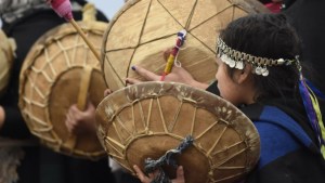 Prorrogaron por otros cuatro años la suspensión de desalojos a comunidades indígenas