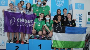 Buenas actuaciones de nadadores "naranjas", en los Juegos de la Araucanía 2021. Fotos Gentileza Secretaría de Deporte de Río Negro