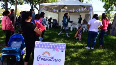 La jornada por la semana del Prematuro se realizan en el Paseo del Canal Grande, en Gadano entre Santa Cruz y Misiones. Foto César Izza.