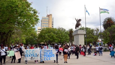 Marcharon en Viedma en defensa de la tierra y los derechos Mapuches-Tehuelches