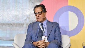 Pesce avisó que acelerará la devaluación si baja la inflación, pero descartó “un salto” abrupto del dólar