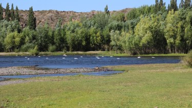 Ya están inauguradas las actividades en el Parque Costero Isla Jordán. Fotos: gentileza de la municipalidad de Cipolletti.