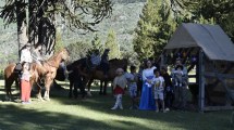 Imagen de Villa Pehuenia Moquehue, con espíritu navideño, se prepara para el verano