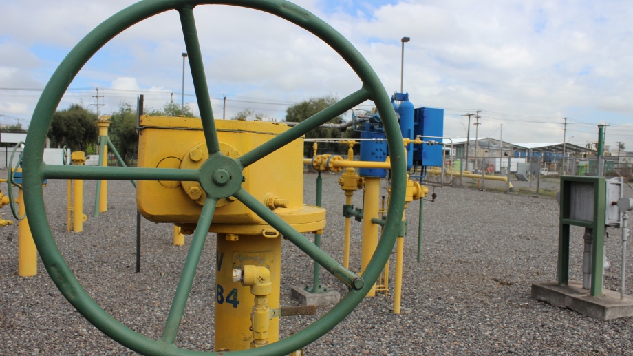 Nación autorizó a seis petroleras a exportar gas en firme hacia Chile ante la saturación de los gasoductos troncales del país.