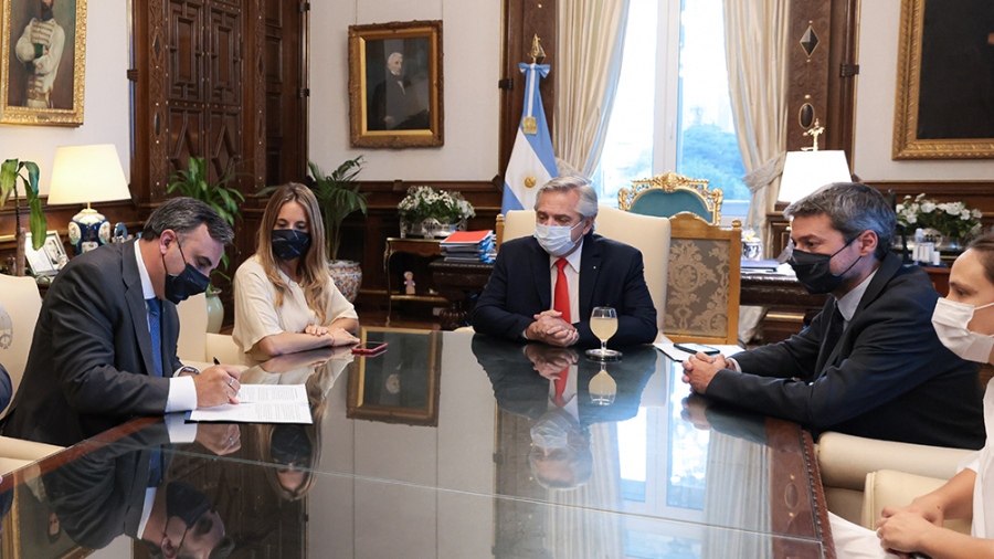 El acuerdo se firmó en Casa de Gobierno. Foto: Presidencia
